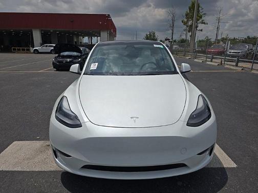 Pearl White Multi-Coat 2023 Tesla Model Y Performance Dual Motor All-Wheel Drive