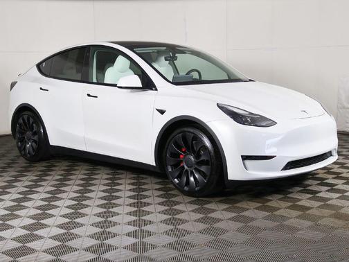 Pearl White Multi-Coat 2023 Tesla Model Y Performance Dual Motor All-Wheel Drive