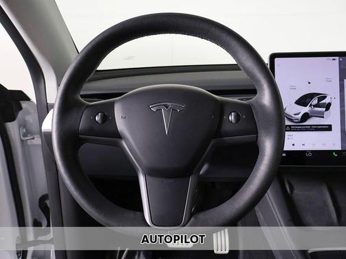Pearl White Multi-Coat 2023 Tesla Model Y Performance Dual Motor All-Wheel Drive