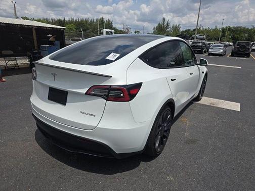 Pearl White Multi-Coat 2023 Tesla Model Y Performance Dual Motor All-Wheel Drive
