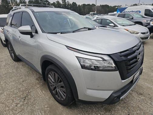 2023 Nissan Pathfinder SL 4WD