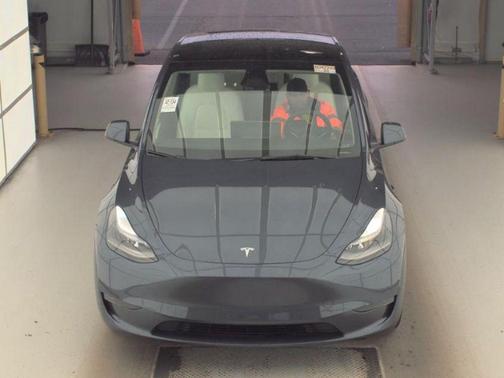 Midnight Silver Metallic 2023 Tesla Model Y Long Range Dual Motor All-Wheel Drive