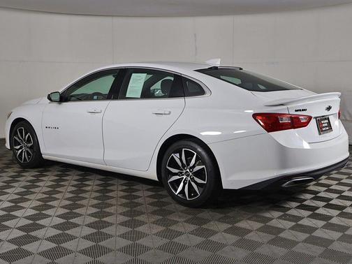 Summit White 2022 Chevrolet Malibu FWD RS