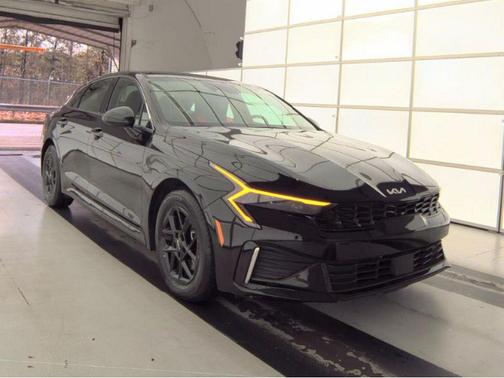 Aurora Black Pearl 2025 Kia K5 LXS