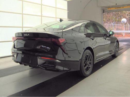 Aurora Black Pearl 2025 Kia K5 LXS