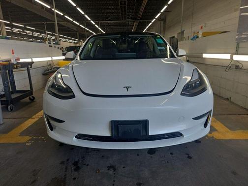 White 2023 Tesla Model 3 Standard Range