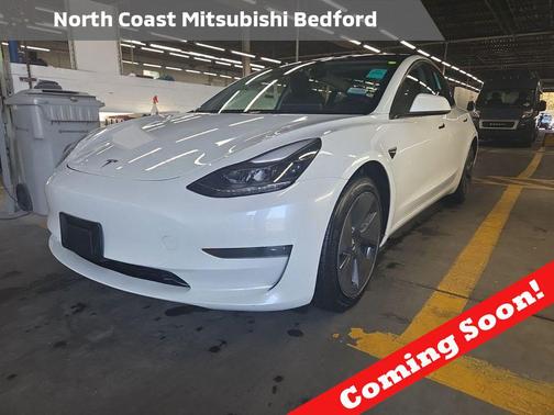 White 2023 Tesla Model 3 Standard Range