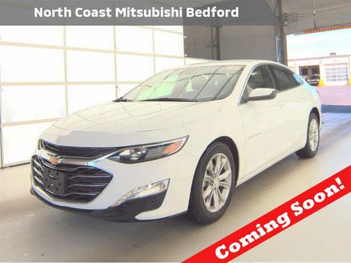 Summit White 2024 Chevrolet Malibu FWD 1LT