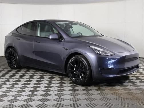 2022 Tesla Model Y Long Range Dual Motor All-Wheel Drive