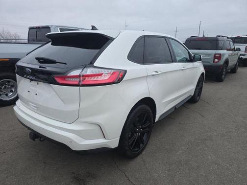 2022 Ford Edge ST Line