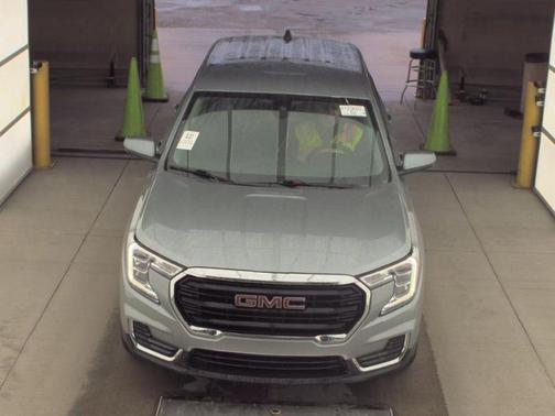 Sterling Metallic 2023 GMC Terrain SLE
