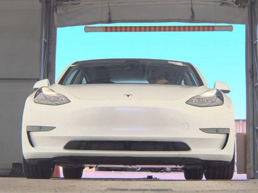 White 2023 Tesla Model 3 Standard Range