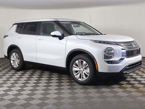 White Diamond 2026 Mitsubishi Outlander ES S-AWC