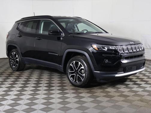 Diamond Black Crystal Pearlcoat 2022 Jeep Compass Limited