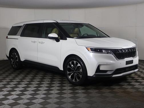 2023 Kia Carnival EX