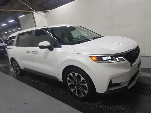 2023 Kia Carnival EX