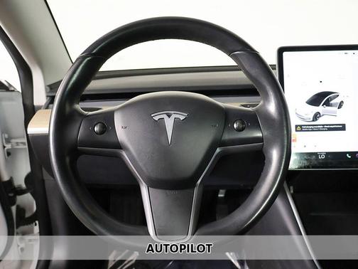 Pearl White Multi-Coat 2018 Tesla Model 3 Mid Range