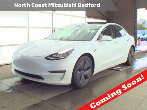 Pearl White Multi-Coat 2018 Tesla Model 3 Mid Range