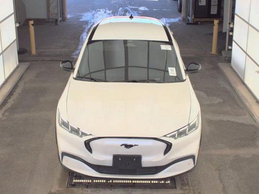 Star White Metallic Tri-Coat 2024 Ford Mustang Mach-E Premium