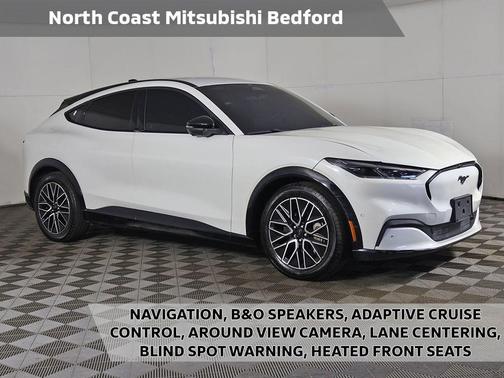 Star White Metallic Tri-Coat 2024 Ford Mustang Mach-E Premium