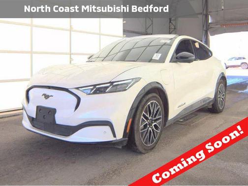 Star White Metallic Tri-Coat 2024 Ford Mustang Mach-E Premium