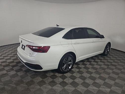 Opal White Pearl 2023 Volkswagen Jetta 1.5T SE