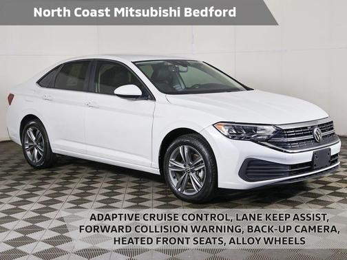 Opal White Pearl 2023 Volkswagen Jetta 1.5T SE