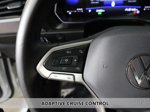 Opal White Pearl 2023 Volkswagen Jetta 1.5T SE
