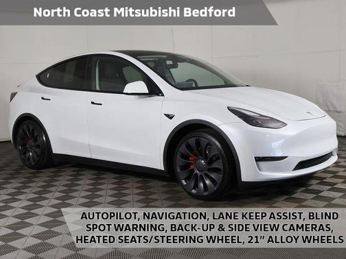 Pearl White Multi-Coat 2024 Tesla Model Y Performance Dual Motor All-Wheel Drive