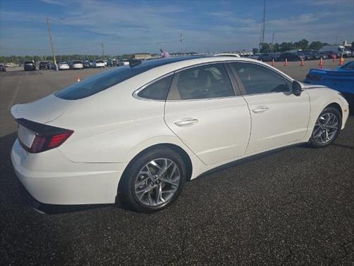 2022 Hyundai SONATA SEL