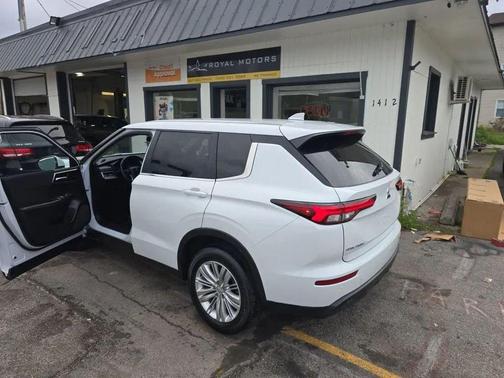 2024 Mitsubishi Outlander ES 2.5 S-AWC