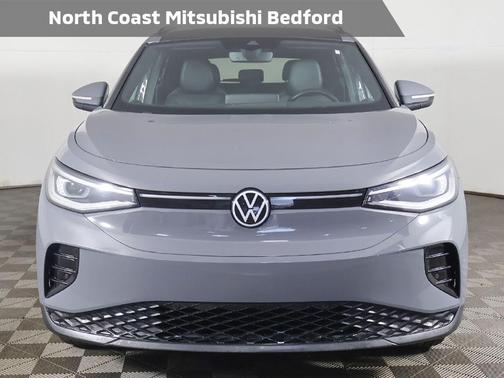 Deep Black Pearl 2023 Volkswagen ID.4 S