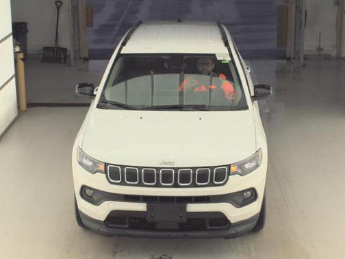Bright White Clearcoat 2022 Jeep Compass Latitude Lux
