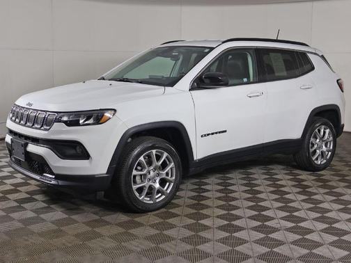 Bright White Clearcoat 2022 Jeep Compass Latitude Lux