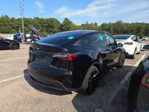 2023 Tesla Model Y Long Range Dual Motor All-Wheel Drive