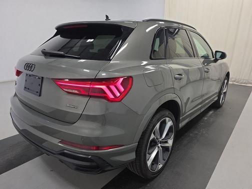 2022 Audi Q3 45 S line Premium Plus