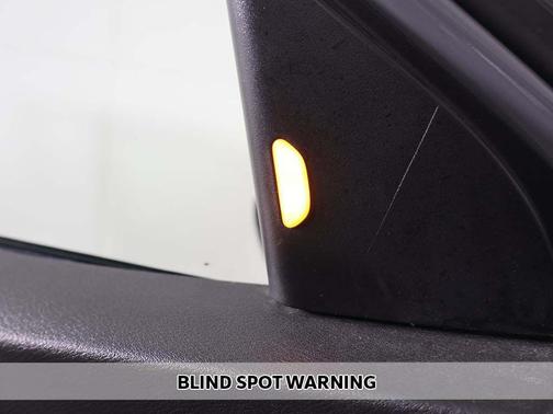 Boulder Gray Pearl 2021 Nissan Kicks SR