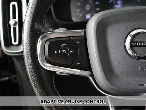 2020 Volvo XC40 T4 R-Design