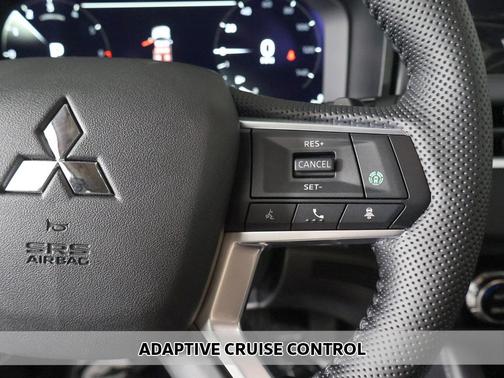 White Diamond 2026 Mitsubishi Outlander SE S-AWC
