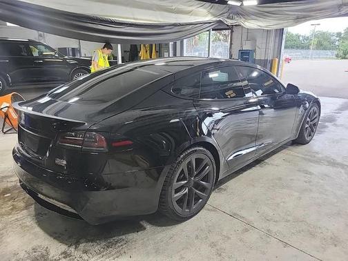 2022 Tesla Model S Plaid