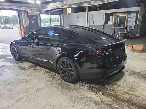 2022 Tesla Model S Plaid