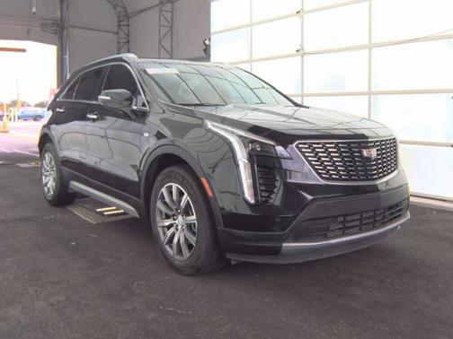 2022 Cadillac XT4 Premium Luxury