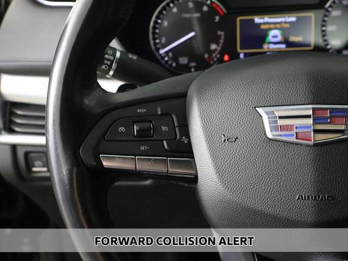 2022 Cadillac XT4 Premium Luxury