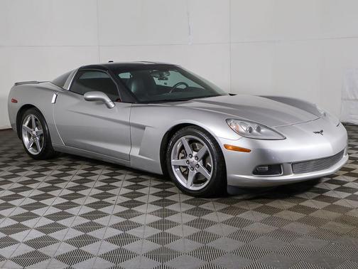 Machine Silver Metallic 2005 Chevrolet Corvette Base