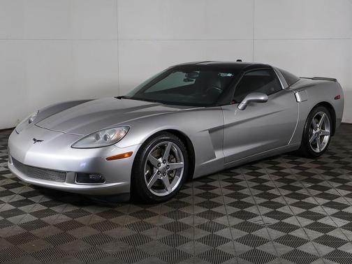 Machine Silver Metallic 2005 Chevrolet Corvette Base