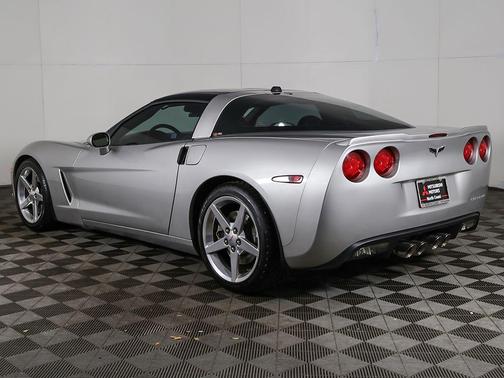 Machine Silver Metallic 2005 Chevrolet Corvette Base