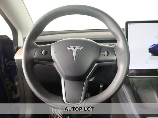 Deep Blue Metallic 2022 Tesla Model 3 Standard Range