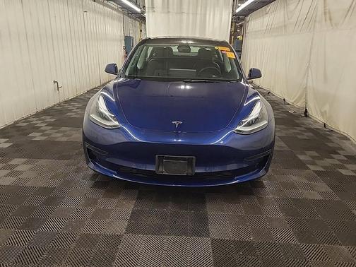 Deep Blue Metallic 2022 Tesla Model 3 Standard Range