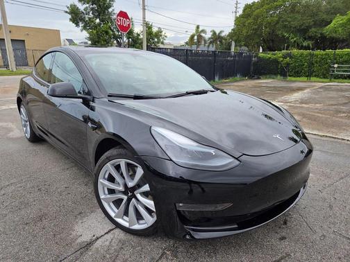 2022 Tesla Model 3 Standard Range