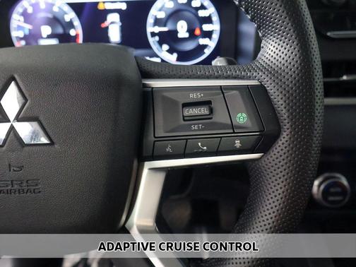 Labrador Black Pearl 2024 Mitsubishi Outlander SE S-AWC